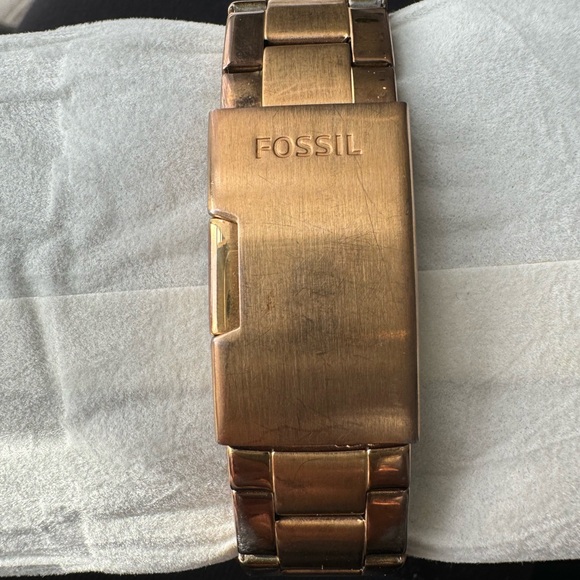 Gold Fossil Watch - Picture 4 of 5